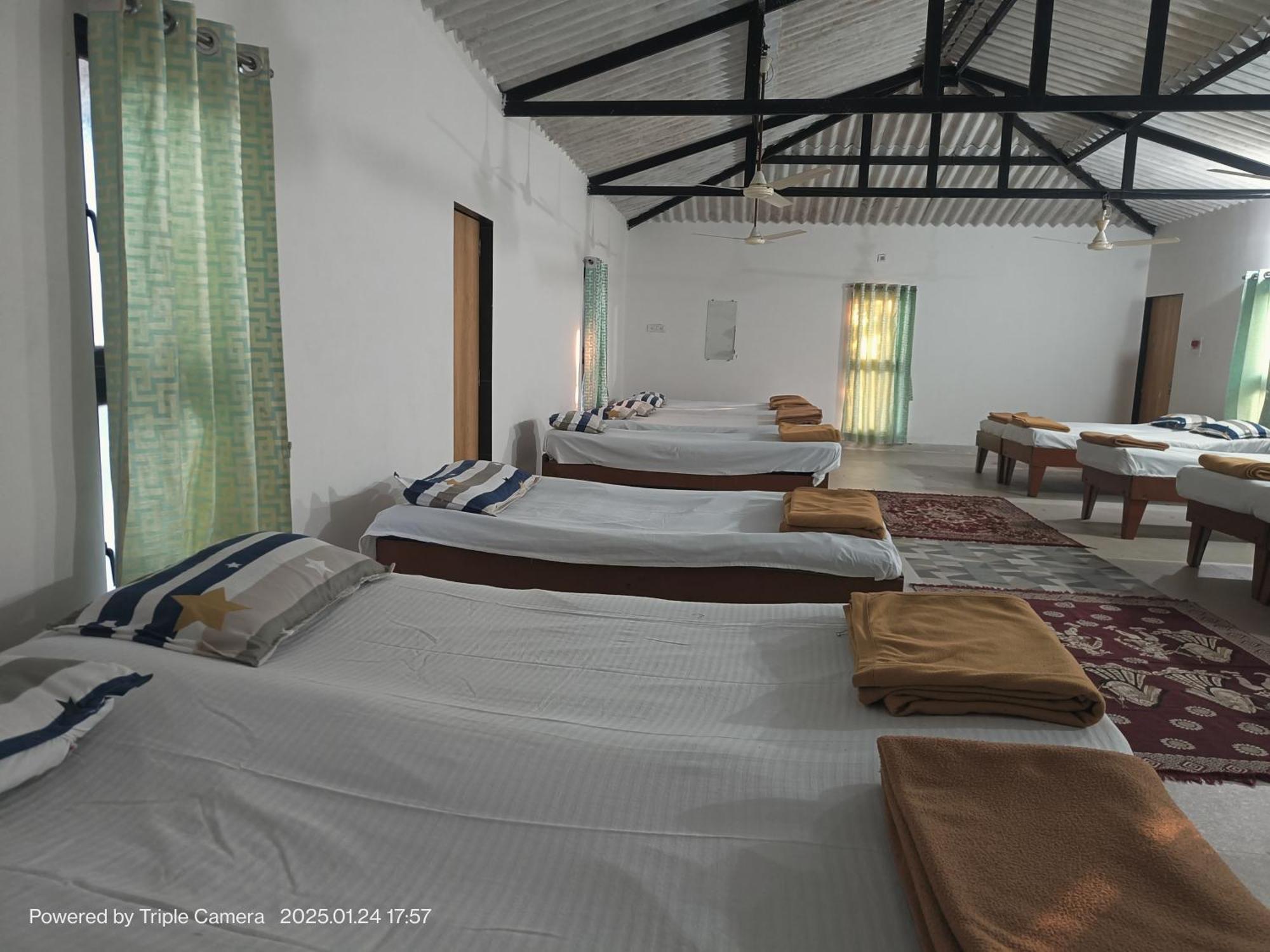 Gir County Resort Sasan Gir Habitación foto